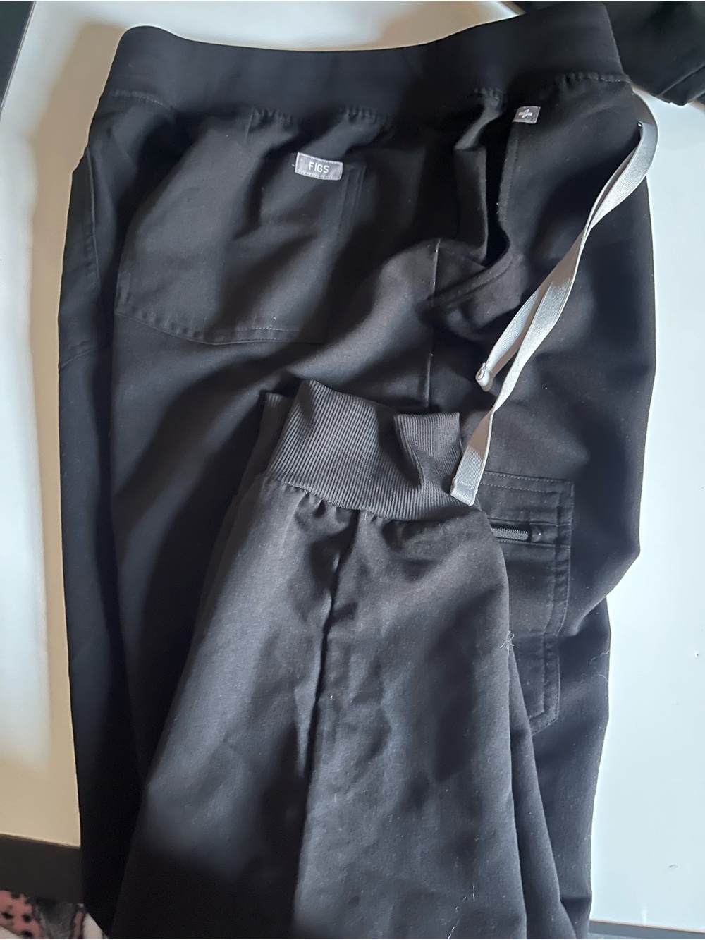Figs women’s Black Drawstring Joggers with Contrast Gray Ties